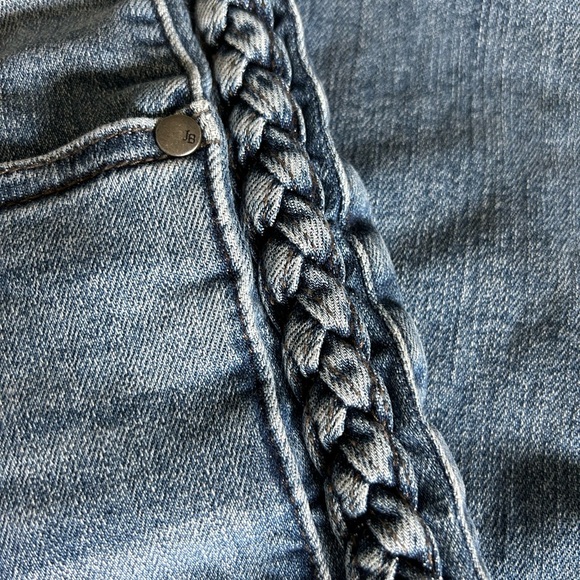 Judy Blue High Rise Medium Wash Side Braid Cropped Wide Leg Jeans 11/30 - Picture 8 of 8